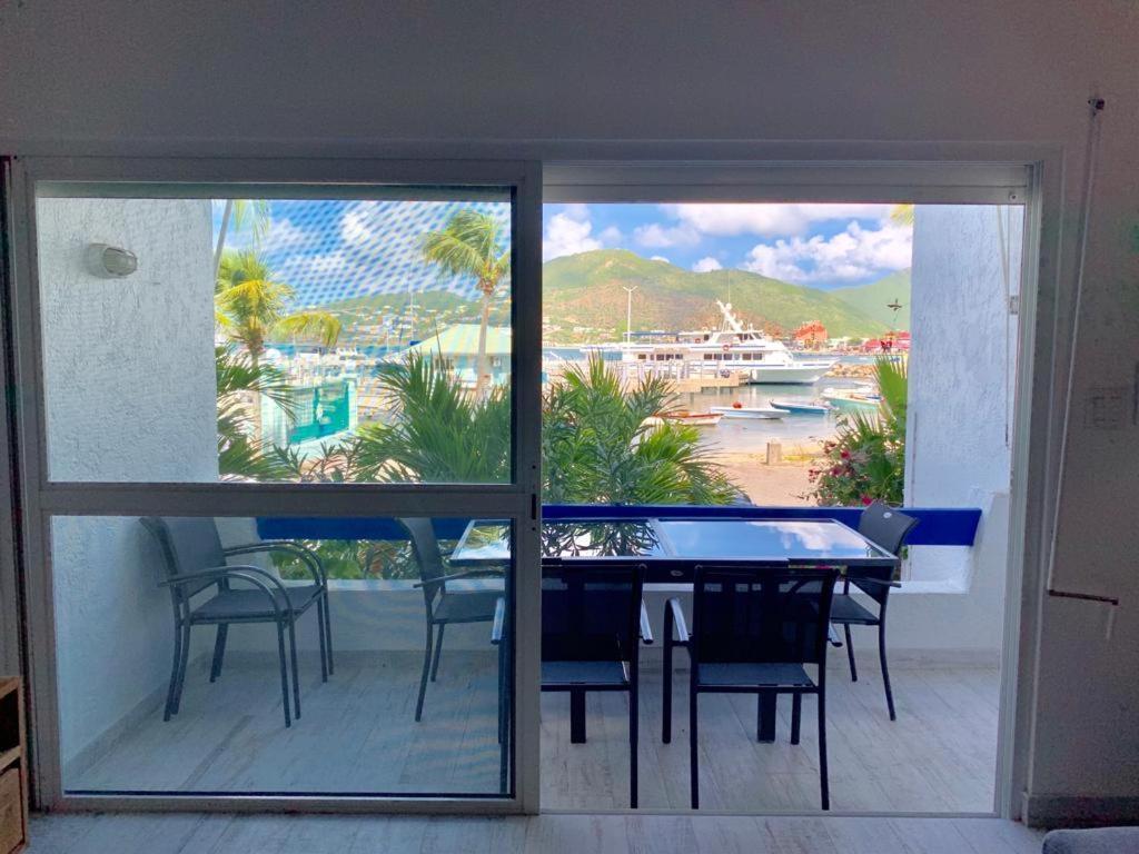 Appartement Neuf En Plein Coeur De Philipsburg フィリップスブルフ エクステリア 写真